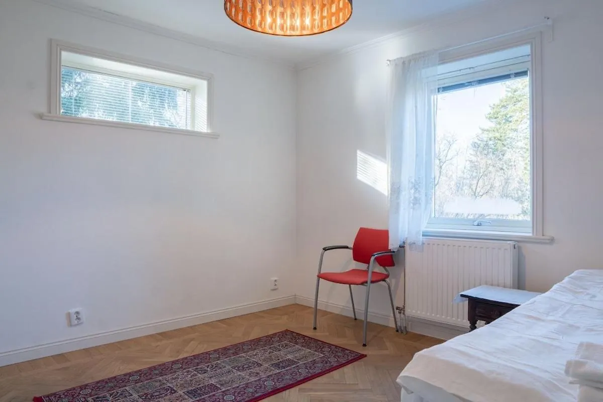 Family Friendly Villa - 6 Bedrooms ストックホルム
