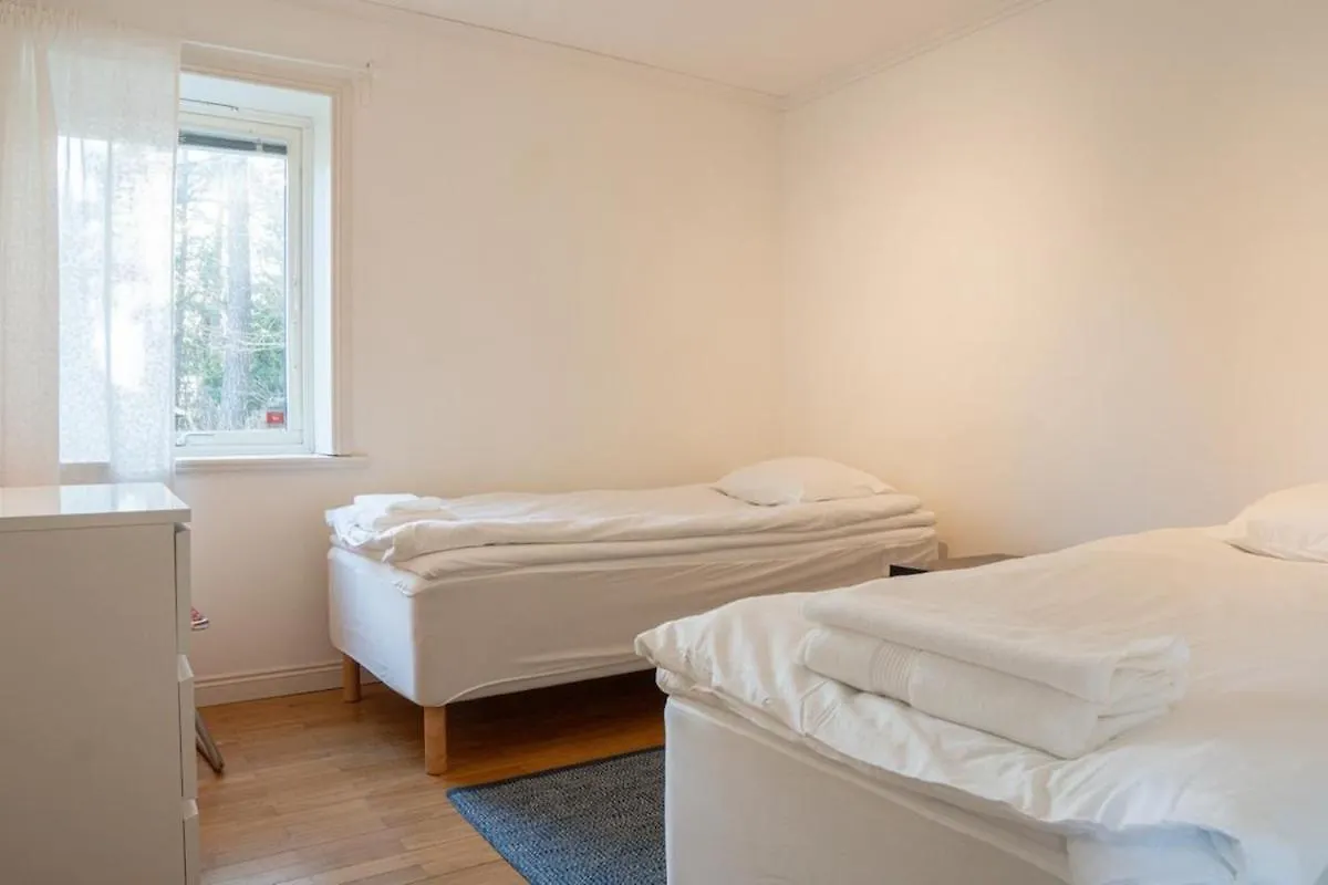 Family Friendly Villa - 6 Bedrooms ストックホルム