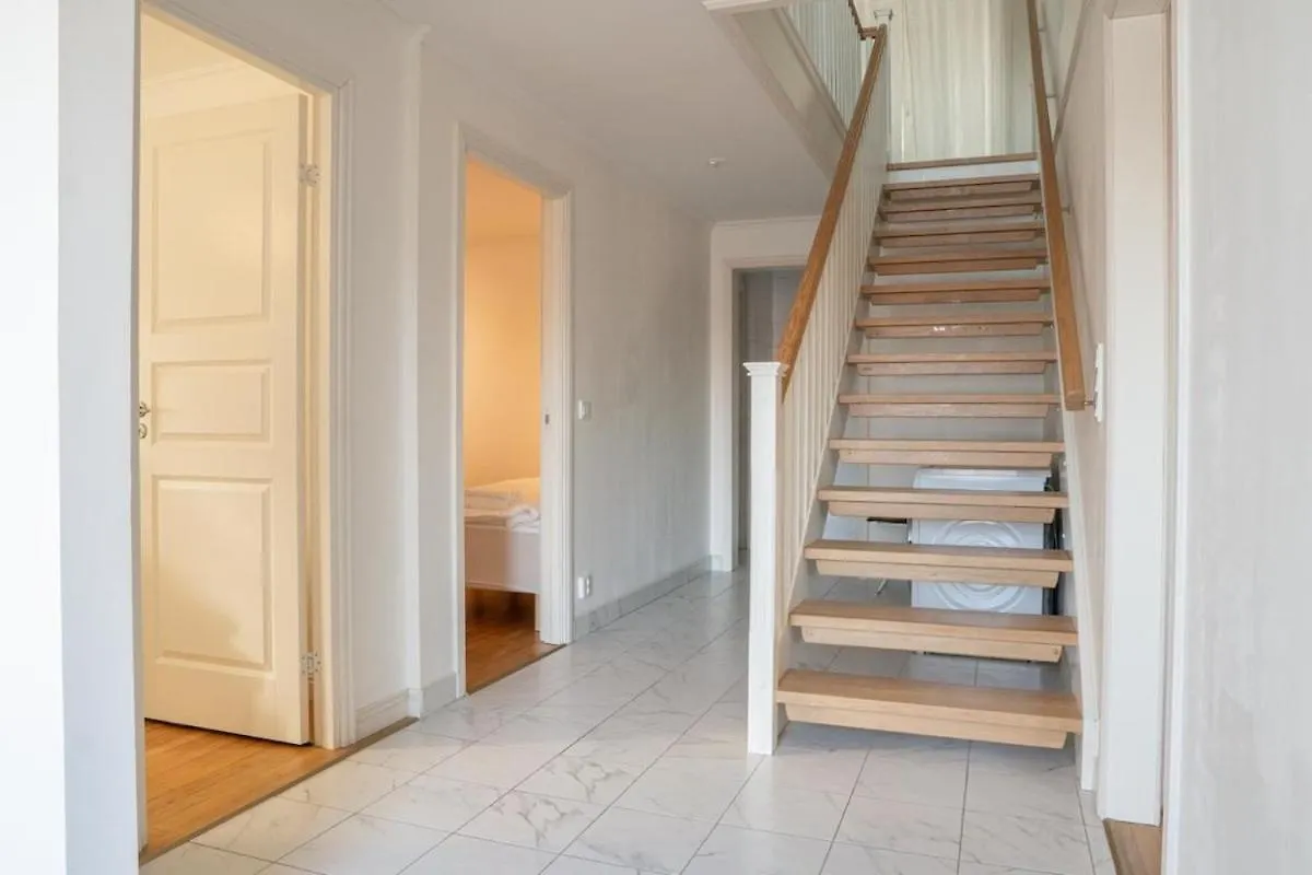 Family Friendly Villa - 6 Bedrooms ストックホルム