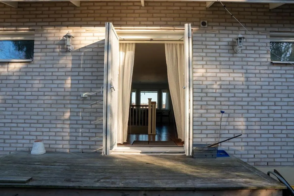 Family Friendly Villa - 6 Bedrooms ストックホルム