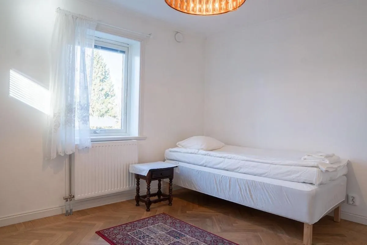 Family Friendly Villa - 6 Bedrooms ストックホルム
